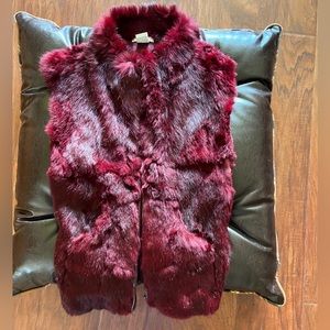 Preloved (very preloved) Sisters real rabbit fur vest. Sz M. Heavy wear/pilling.